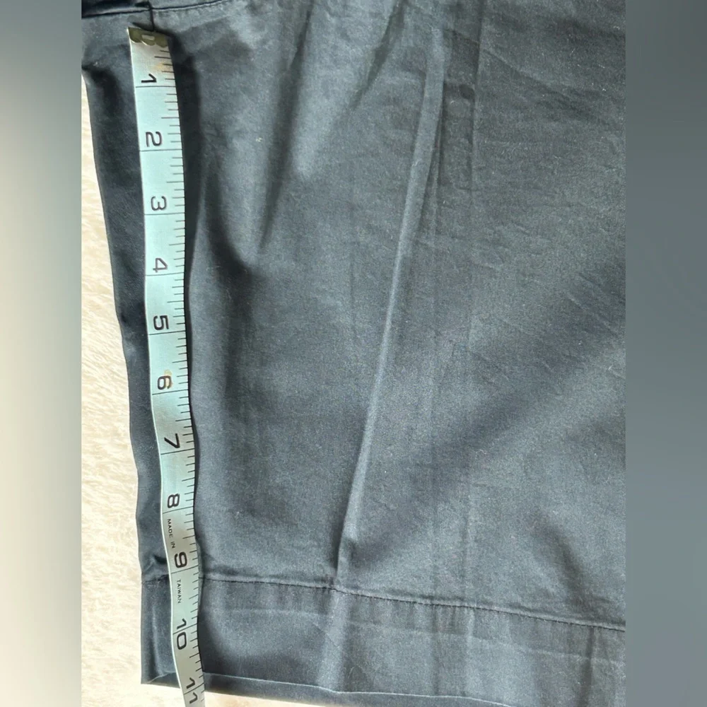 Lee NWT Women's Black Bermuda Natural Fit Zip Shorts Size 16 - Picture 4 of 9